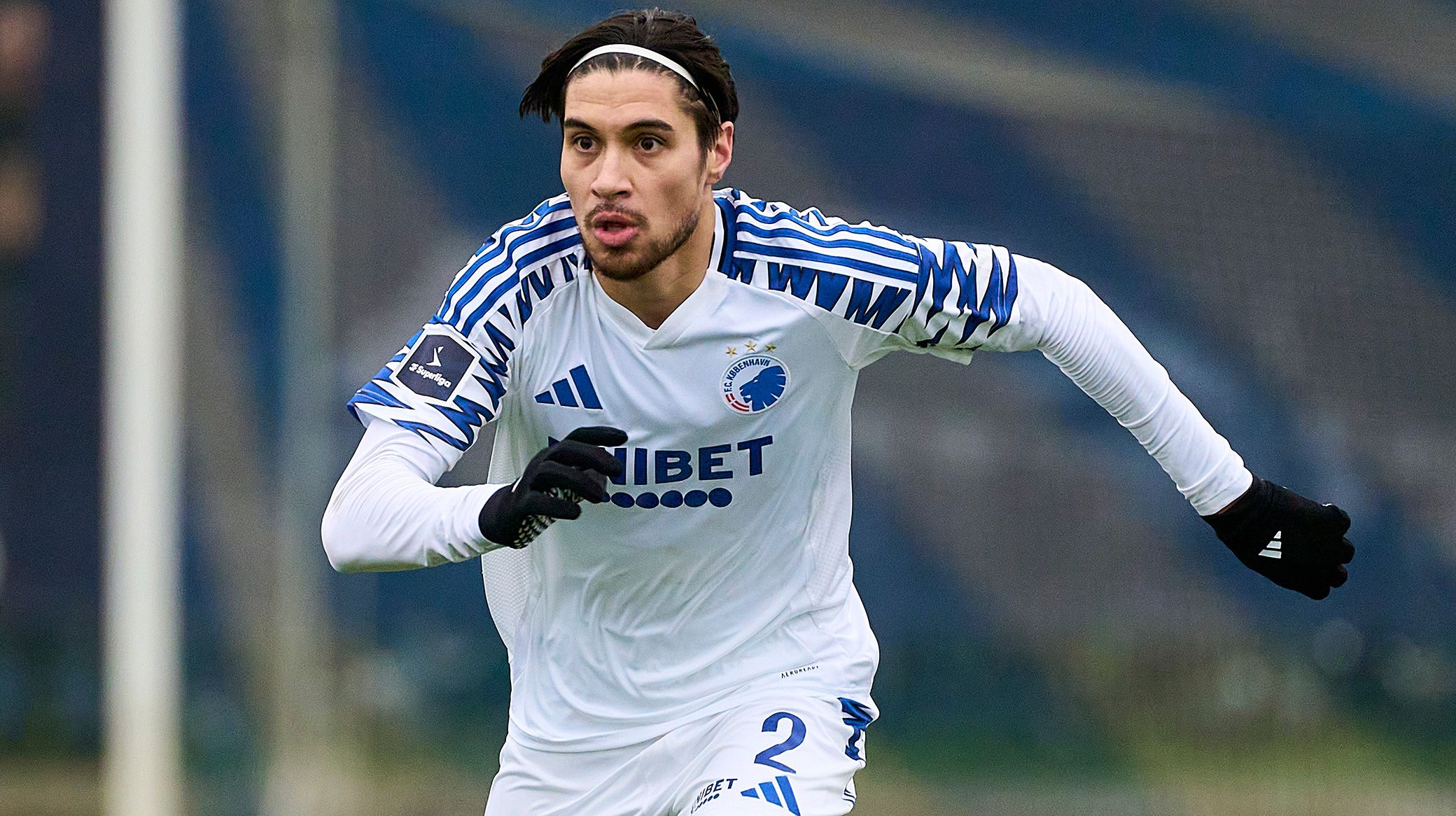 Kevin Diks – Bek Serba Bisa dengan Mental Tangguh